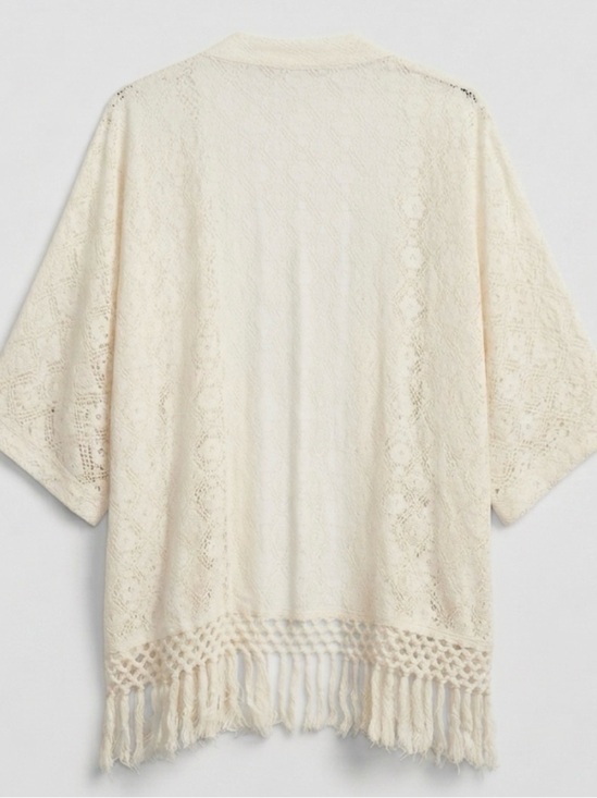 American Eagle Outfitters Accessories - American Eagle Outfitters Cream Lace Fringe Shrug